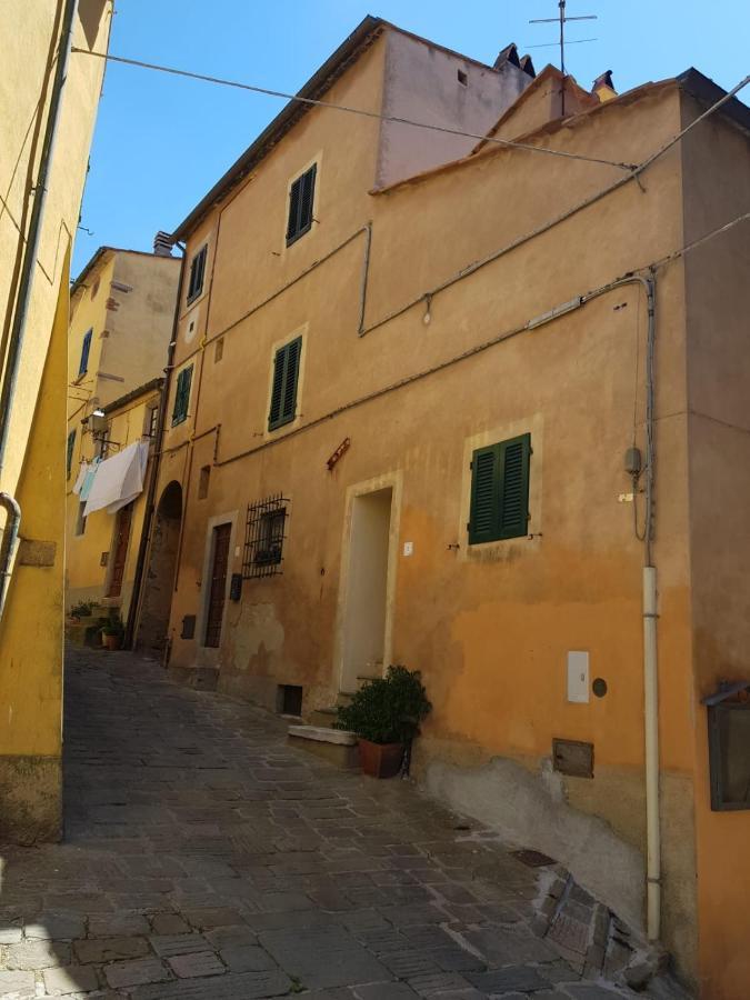 Апартаменты In Castello Кастаньето-Кардуччи Экстерьер фото